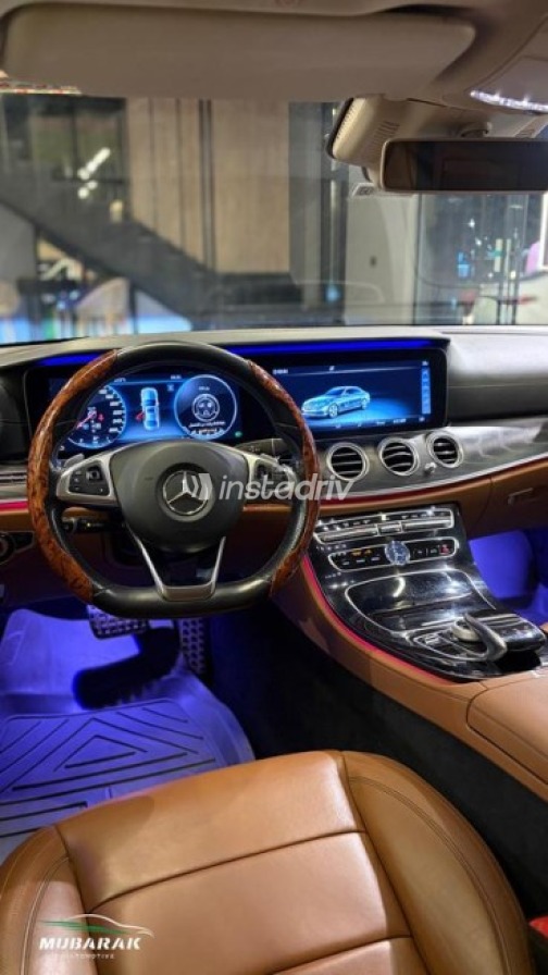 Mercedes E 200 2018 Black Automatic Used for Sale in Nasr city - 4