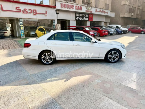 مرسيدس E 200 2015 أبيض أوتوماتيك مستعملة للبيع في القاهرة - 4