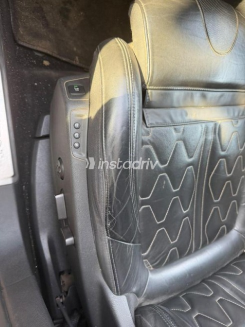 Peugeot 3008 2019 Gray Automatic Used for Sale in Cairo - 4