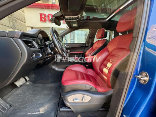 Porsche Macan 2017 Dark Blue Automatic Used for Sale in Cairo - 6