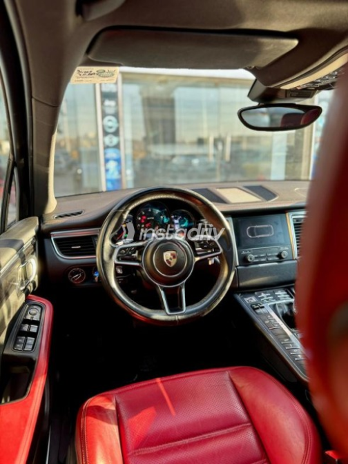 Porsche Macan 2017 Dark Blue Automatic Used for Sale in Cairo - 9