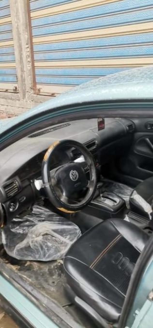 Volkswagen Passat 2000 Cyan Automatic Used for Sale in Damietta