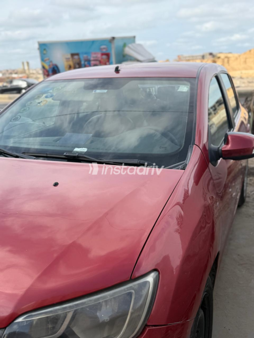 Renault Sandero 2018 Red Automatic Used for Sale in Greater Cairo ( Cairo + Giza) - 6