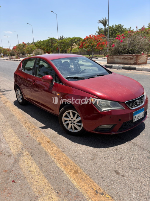 Seat Ibiza 2014 Red Automatic Used for Sale in Greater Cairo ( Cairo + Giza) - 2