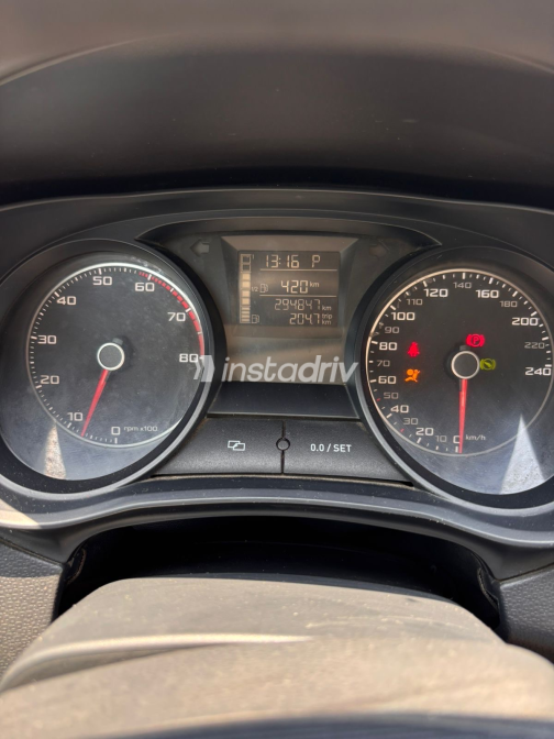 Seat Ibiza 2014 Red Automatic Used for Sale in Greater Cairo ( Cairo + Giza) - 6