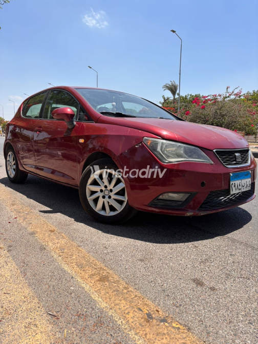 Seat Ibiza 2014 Red Automatic Used for Sale in Greater Cairo ( Cairo + Giza) - 10