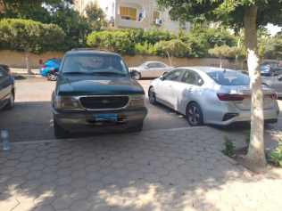 Ford Explorer 1996 Green Automatic Used for Sale in Sheikh Zayed City