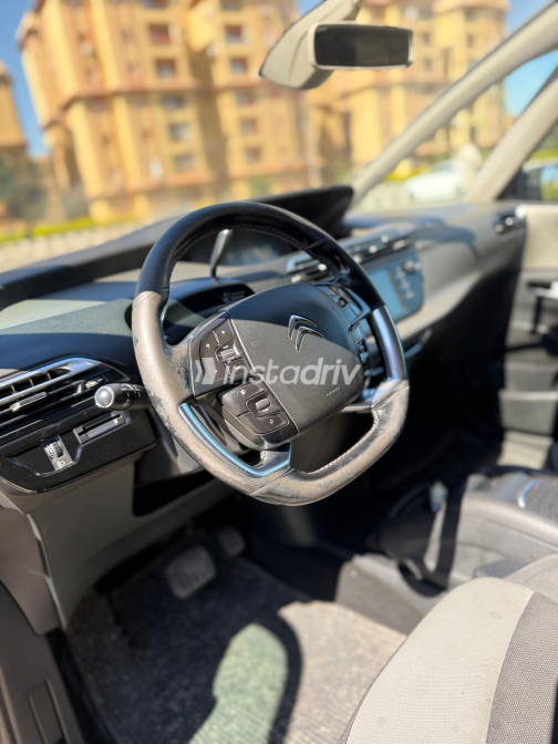 Citroën C3 Picasso 2016 Gray Automatic Used for Sale in Greater Cairo ( Cairo + Giza) - 2
