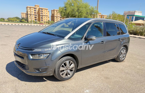 Citroën C3 Picasso 2016 Gray Automatic Used for Sale in Greater Cairo ( Cairo + Giza) - 8