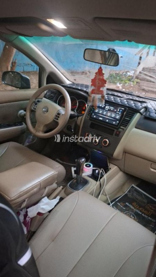 Nissan Tiida 2007 Silver Automatic Used for Sale in Maadi - 9