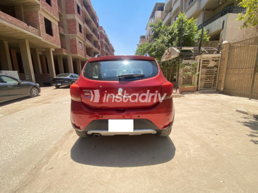 Renault Sandero Step Way 2018 White Automatic Used for Sale in Greater Cairo ( Cairo + Giza) - 5
