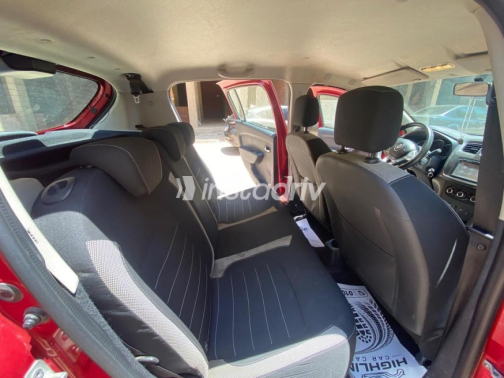 Renault Sandero Step Way 2018 White Automatic Used for Sale in Greater Cairo ( Cairo + Giza) - 8