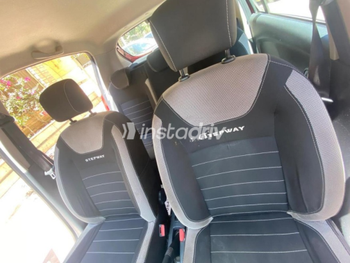 Renault Sandero Step Way 2018 White Automatic Used for Sale in Greater Cairo ( Cairo + Giza) - 10