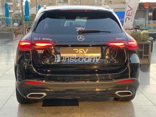 مرسيدس GLC 2024 أزرق غامق أوتوماتيك مستعملة للبيع في مدينة الشيخ زايد - 10
