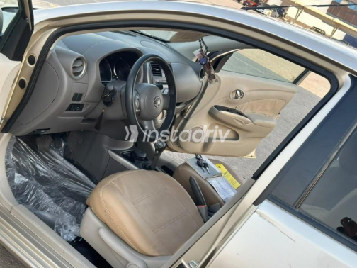 Nissan Sunny 2014 Gold Automatic Used for Sale in Shobra - 2