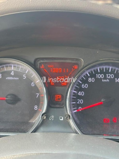 Nissan Sunny 2014 Gold Automatic Used for Sale in Shobra - 4