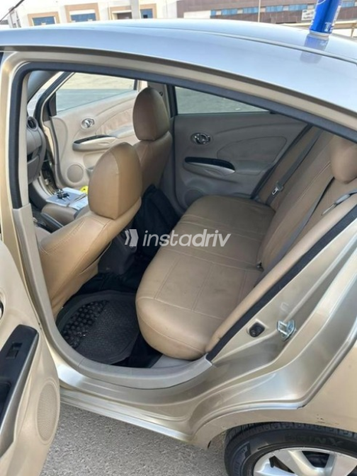 Nissan Sunny 2014 Gold Automatic Used for Sale in Shobra - 5