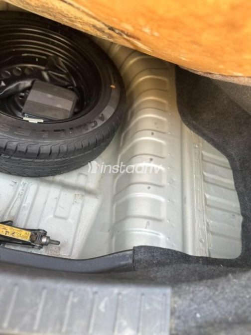 Nissan Sunny 2014 Gold Automatic Used for Sale in Shobra - 8