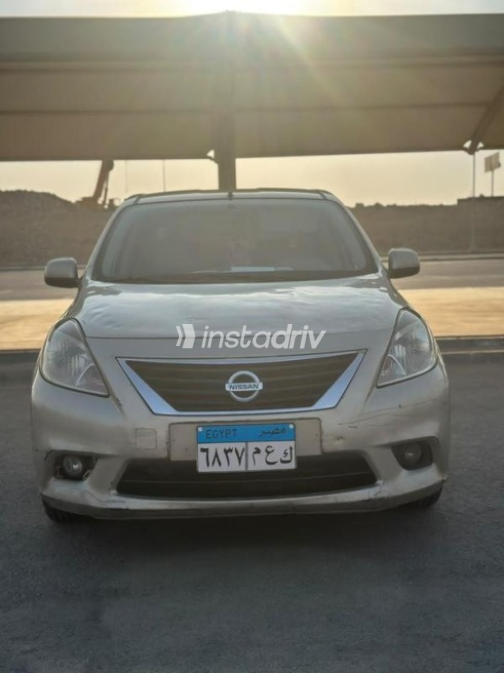Nissan Sunny 2014 Gold Automatic Used for Sale in Shobra - 10