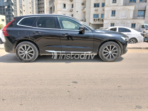 فولفو XC60 2020 أسود أوتوماتيك مستعملة للبيع في القاهرة الكبرى ( القاهرة - الجيزة) - 4