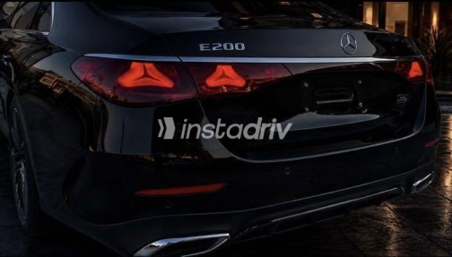 مرسيدس E 200 2025 أسود أوتوماتيك مستعملة للبيع في مدينة الشيخ زايد - 8