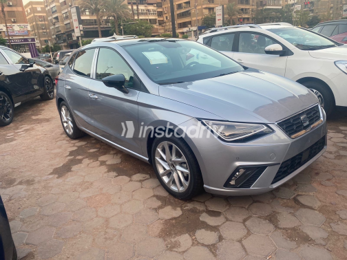 Seat Ibiza 2024 Silver Automatic Used for Sale in Greater Cairo ( Cairo + Giza) - 1