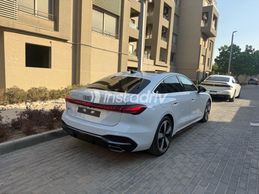 اودي A5 2025 أبيض أوتوماتيك مستعملة للبيع في القاهرة الكبرى ( القاهرة - الجيزة) - 2