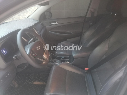 Hyundai Tucson 2017 Black Automatic Used for Sale in Greater Cairo ( Cairo + Giza) - 4