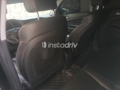 Hyundai Tucson 2017 Black Automatic Used for Sale in Greater Cairo ( Cairo + Giza) - 5