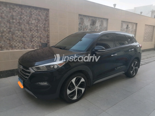 Hyundai Tucson 2017 Black Automatic Used for Sale in Greater Cairo ( Cairo + Giza) - 6