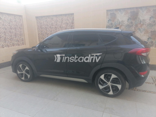 Hyundai Tucson 2017 Black Automatic Used for Sale in Greater Cairo ( Cairo + Giza) - 8