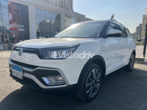 سانج يونج تيفولى XLV 2019 أبيض أوتوماتيك مستعملة للبيع في القاهرة الكبرى ( القاهرة - الجيزة) - 4