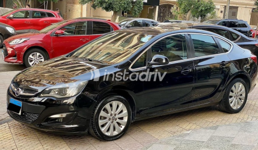 Opel Astra 2017 Black Automatic Used for Sale in Heliopolis - 3