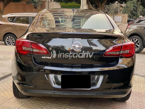 Opel Astra 2017 Black Automatic Used for Sale in Heliopolis - 10