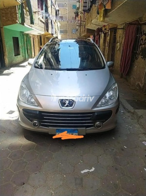 Peugeot 207 SW 2008 Gold Automatic Used for Sale in 10th of Ramadan - 1