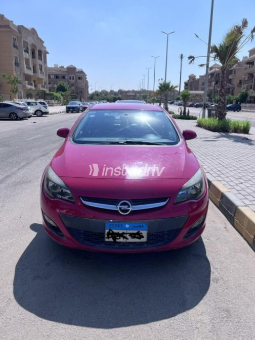 Opel Astra 2019 White Automatic Used for Sale in Greater Cairo ( Cairo + Giza) - 4