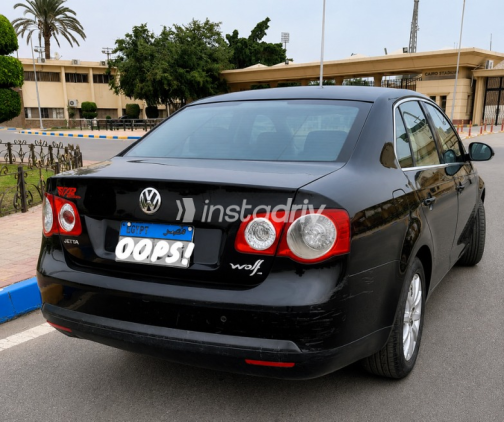 Volkswagen Jetta 2010 Black Automatic Used for Sale in Heliopolis - 4