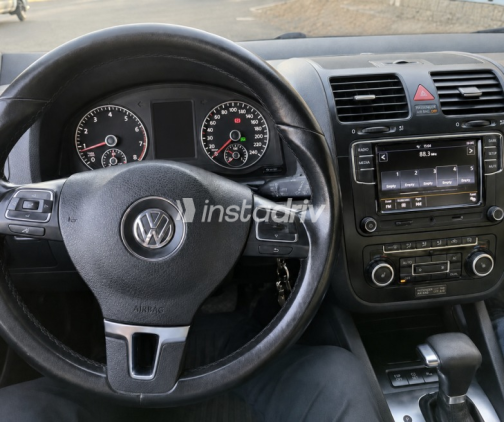 Volkswagen Jetta 2010 Black Automatic Used for Sale in Heliopolis - 5