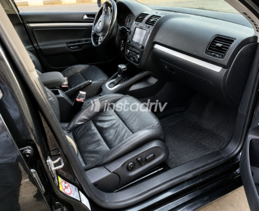 Volkswagen Jetta 2010 Black Automatic Used for Sale in Heliopolis - 6