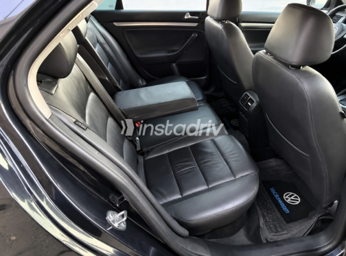 Volkswagen Jetta 2010 Black Automatic Used for Sale in Heliopolis - 7