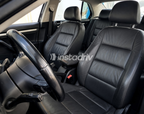 Volkswagen Jetta 2010 Black Automatic Used for Sale in Heliopolis - 8