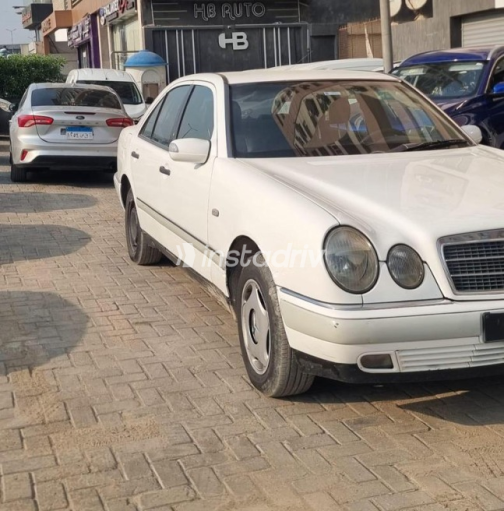 مرسيدس E 200 1998 أبيض أوتوماتيك مستعملة للبيع في المعادى - 2