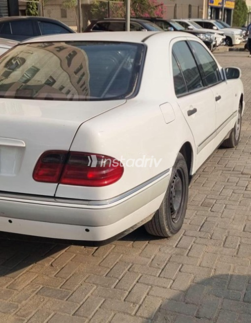 مرسيدس E 200 1998 أبيض أوتوماتيك مستعملة للبيع في المعادى - 5