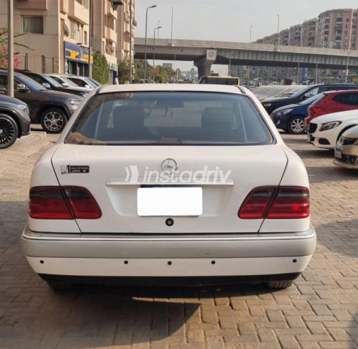 مرسيدس E 200 1998 أبيض أوتوماتيك مستعملة للبيع في المعادى - 9