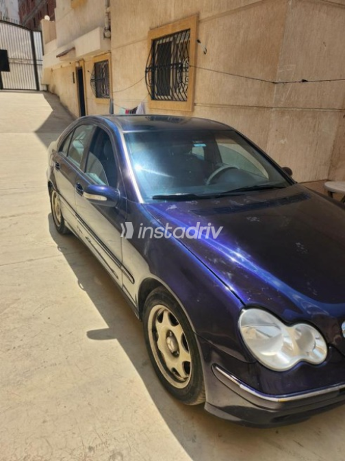 مرسيدس 200 2001 أزرق أوتوماتيك مستعملة للبيع في الشروق - 3