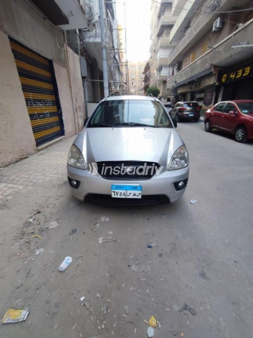 Kia Carens 2010 Silver Automatic Used for Sale in Damanhur - 2