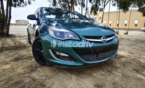 Opel Astra 2014 Green Automatic Used for Sale in Mokattam - 1