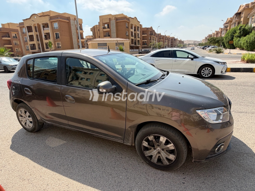 رينو سانديرو 2021 برونزي أوتوماتيك مستعملة للبيع في القاهرة الكبرى ( القاهرة - الجيزة) - 2