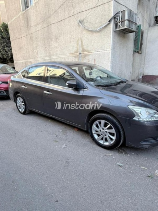 Nissan Sentra 2018 White Automatic Used for Sale in Greater Cairo ( Cairo + Giza) - 3