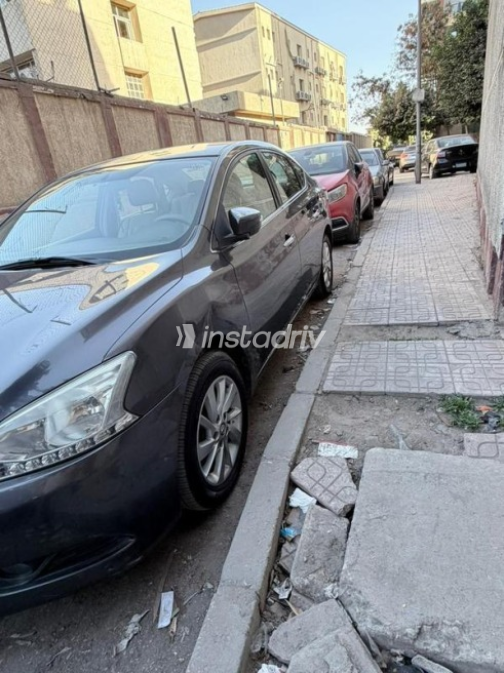 Nissan Sentra 2018 White Automatic Used for Sale in Greater Cairo ( Cairo + Giza) - 6